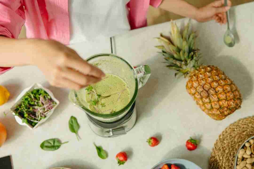 What Happened When I Swapped Coffee for Green Smoothies for a Week
