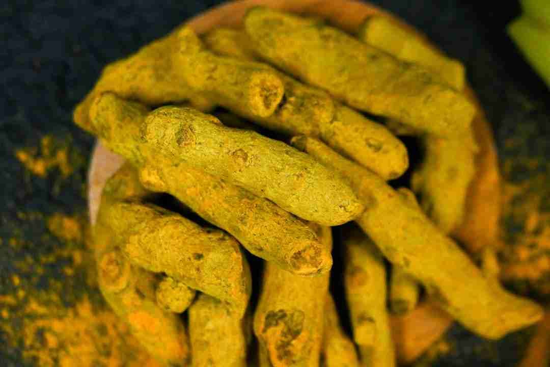 Switching Coffee for Turmeric Lattes: A Week of Happy Digestion