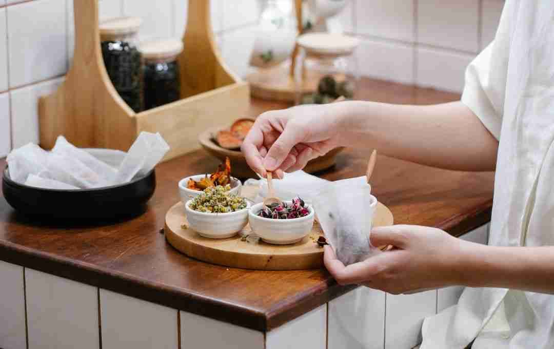Herbal Teas That Quiet a Busy Mind on Sleepless Nights